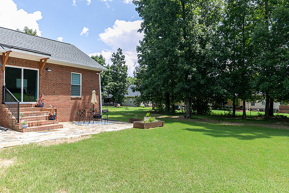 43 Faulkner Dr-42