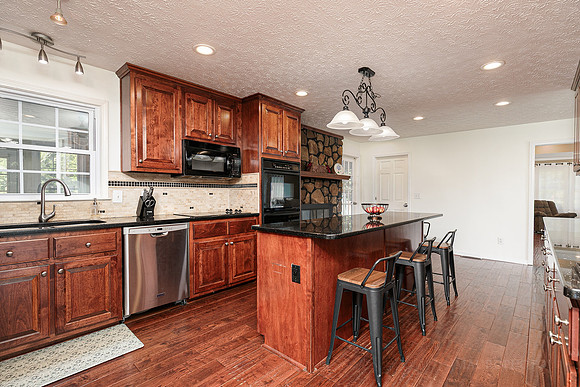 2598 Macland Rd-21