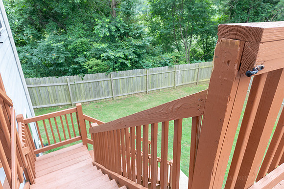 3302 Bellingham Way-32