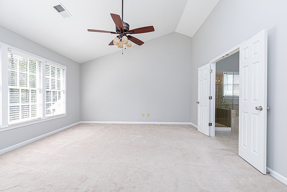 38 Parkside Circle-18