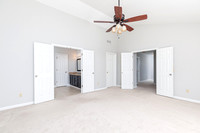 38 Parkside Circle-19