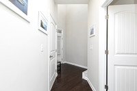 584 Bright St-4