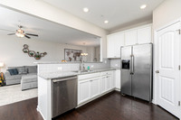 584 Bright St-14