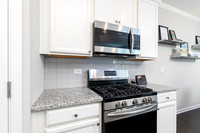 584 Bright St-16