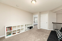 584 Bright St-17