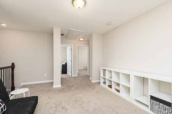 584 Bright St-18
