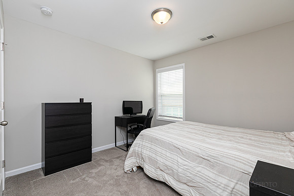 584 Bright St-26