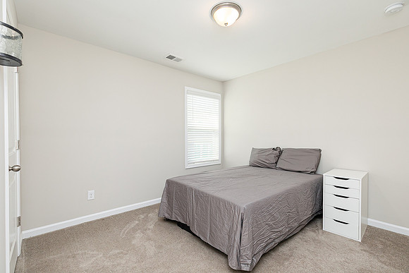 584 Bright St-27