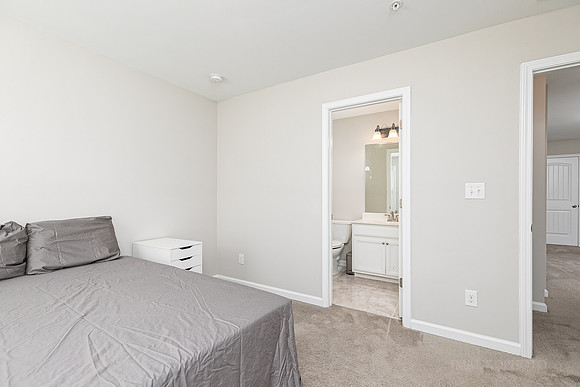 584 Bright St-28