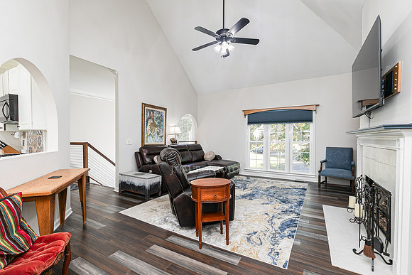 163  Clubhouse Dr-7