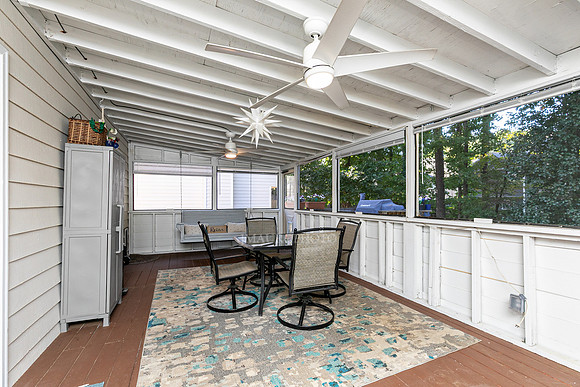 163  Clubhouse Dr-29