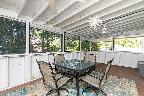 163  Clubhouse Dr-30