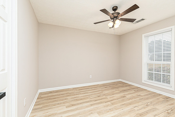 234 Thorne Wood Ln-26