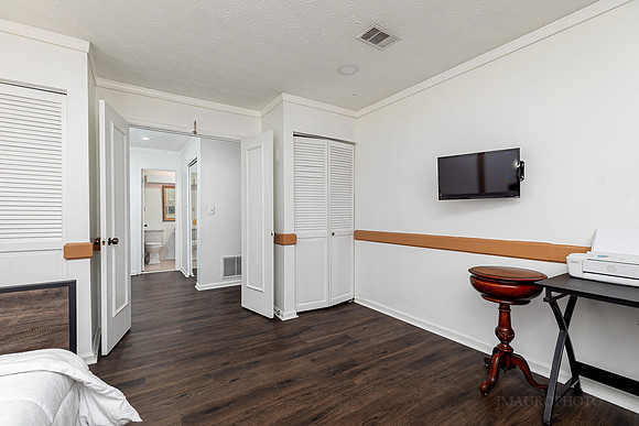 701 Parkaire Xing-15