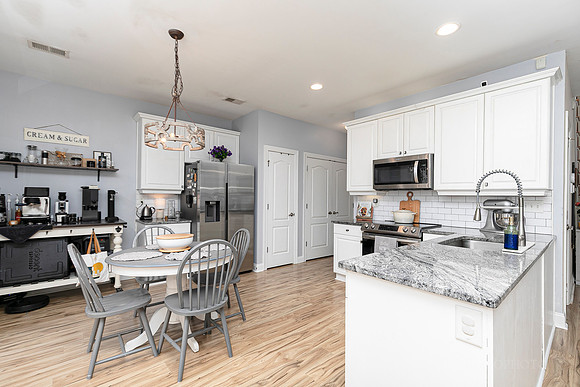 2813 Dominion Ln-8