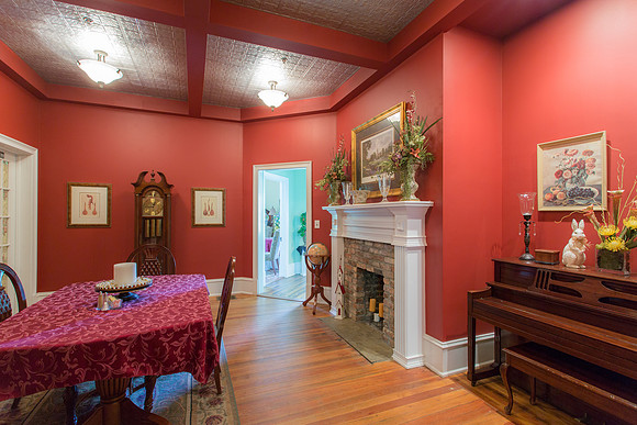 Red Room-3