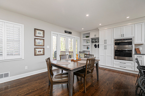 251 Evelyn St.-17