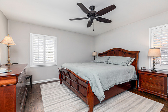 251 Evelyn St.-23