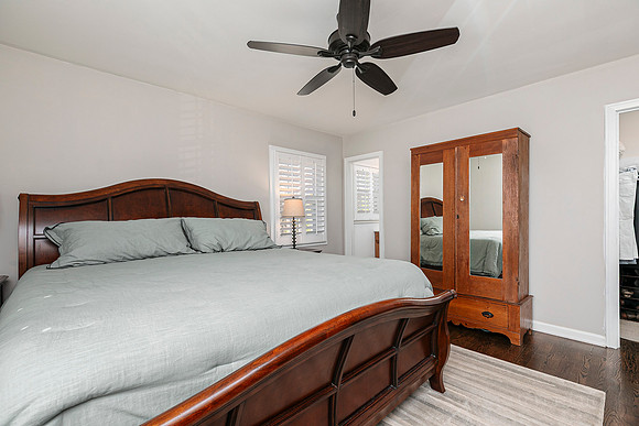 251 Evelyn St.-24