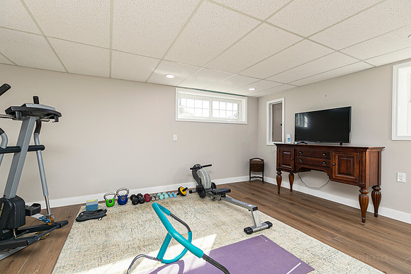 251 Evelyn St.-27