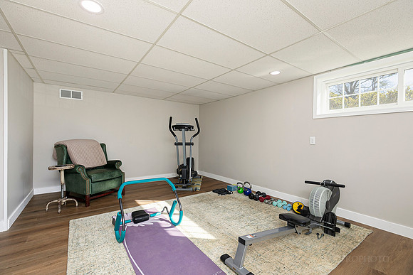 251 Evelyn St.-28