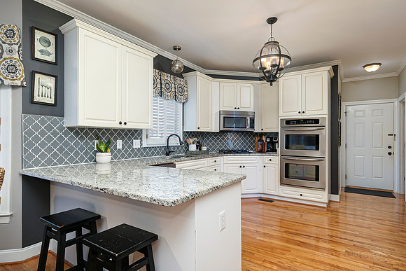 5611 Hedge Brooke Lane-15