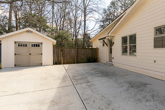 2631 Brown Circle-6