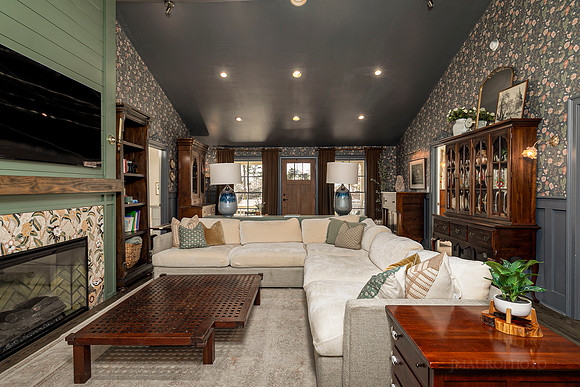 2631 Brown Circle-13