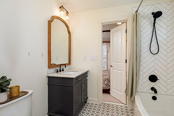 2631 Brown Circle-26