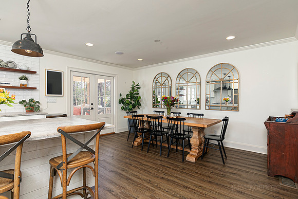 2631 Brown Circle-28