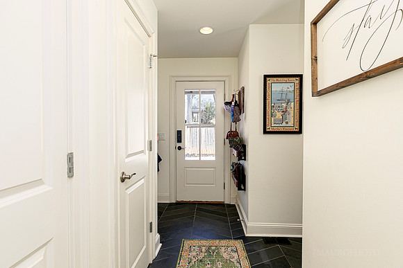 2631 Brown Circle-36