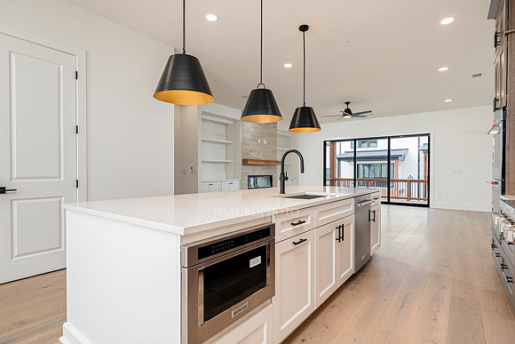Downing Modern-16