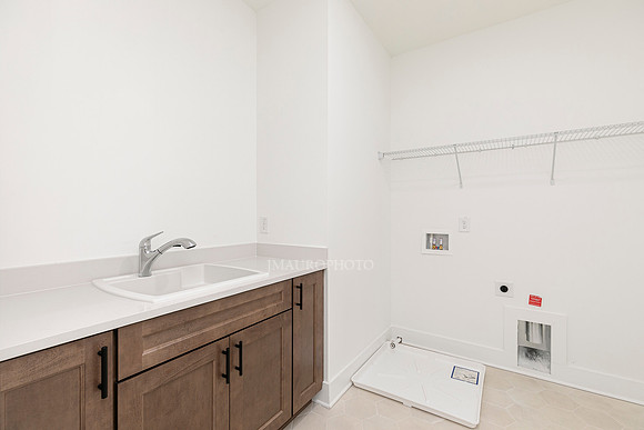 Downing Modern-32