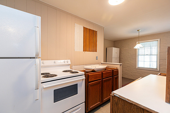 683 Collier Rd-34