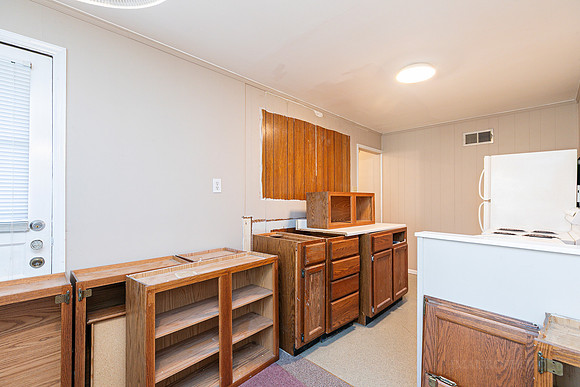 683 Collier Rd-35