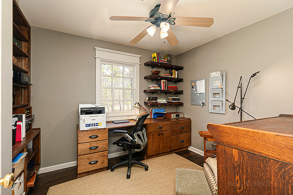 1561 Halisport Lake Dr-32