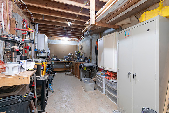 1561 Halisport Lake Dr-52