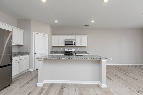 418 Matera Dr-10