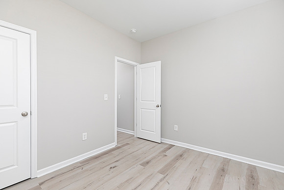 418 Matera Dr-20