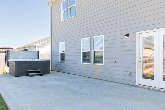 418 Matera Dr-41