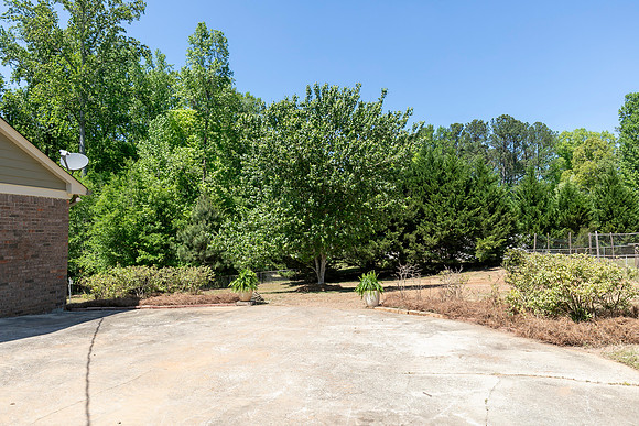 3554 Geralding St-7