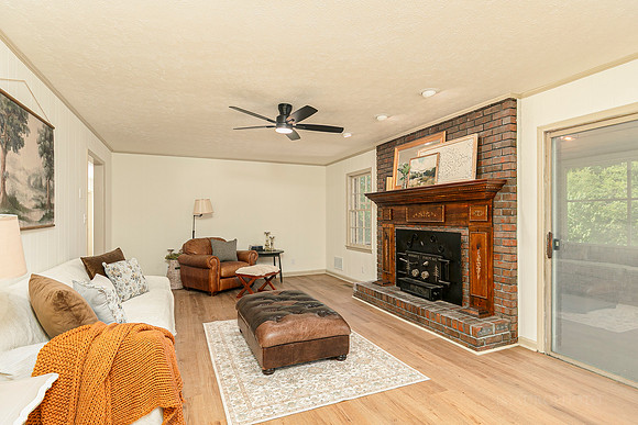 3554 Geralding St-23