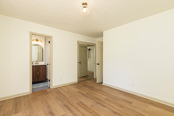 3554 Geralding St-36