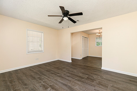 1898 Live Oak Dr-4