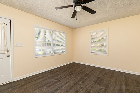 1898 Live Oak Dr-6