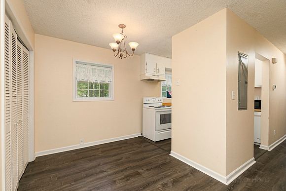 1898 Live Oak Dr-8