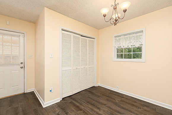 1898 Live Oak Dr-9