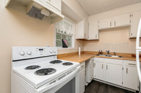 1898 Live Oak Dr-13