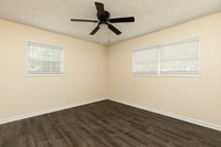 1898 Live Oak Dr-18