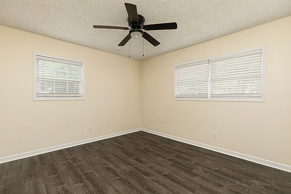 1898 Live Oak Dr-18